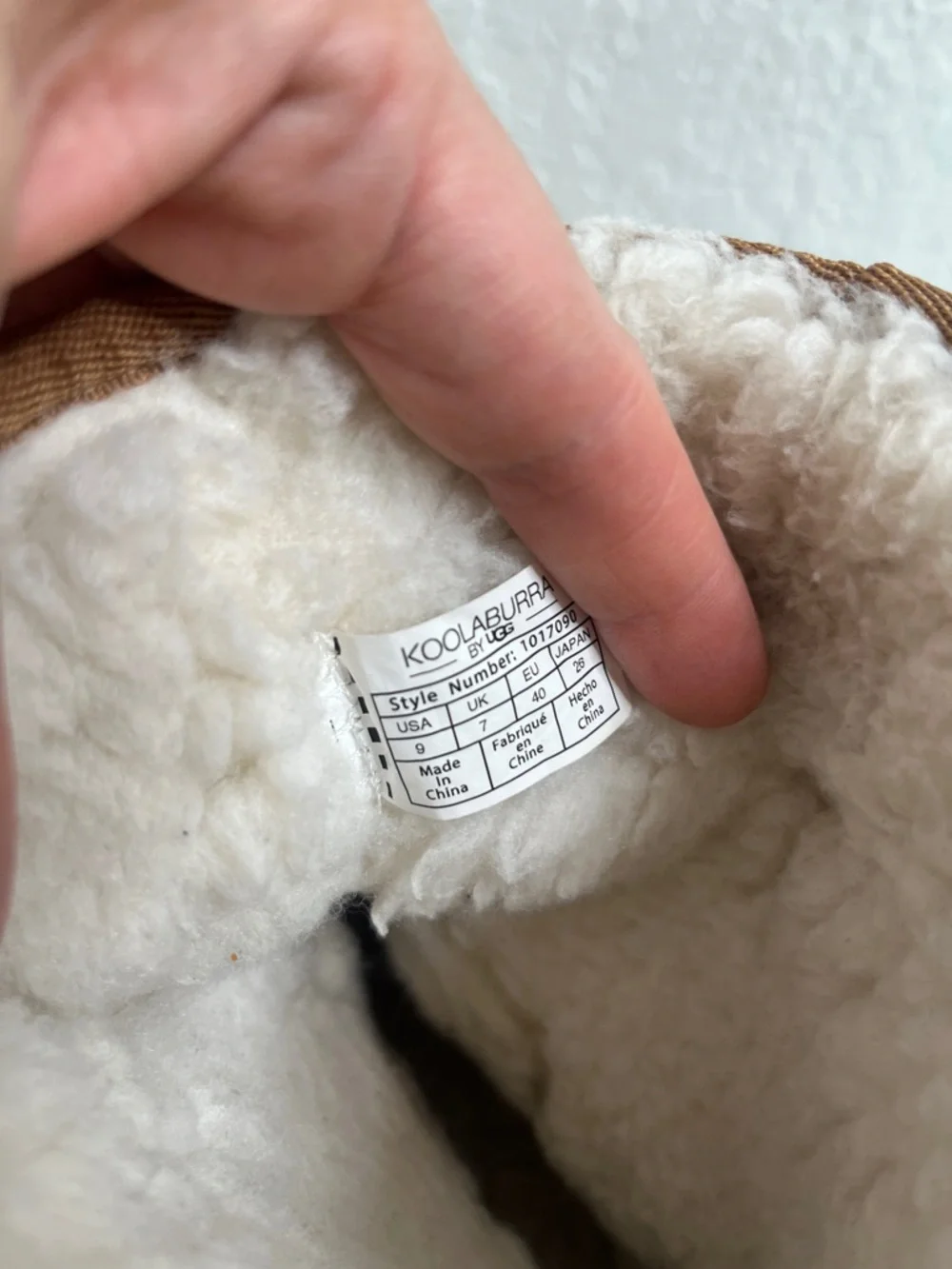 UGG Koola Short Sheepskin Boots Sz 9